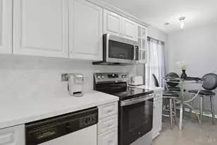 5915 Leeside Trail, Green Township, OH 45248 - Photo 6