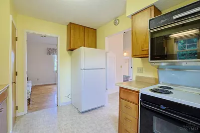 8285 Taffy Drive, West Chester, OH 45069 - Photo 16