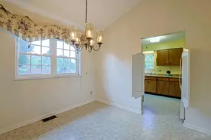 8285 Taffy Dr, West Chester, OH 45069 - Photo 10