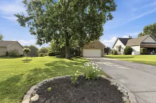 7112 Royale Dr, Liberty Township, OH 45011 - Photo 2