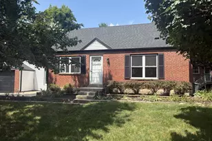 1427 N Park Ave, Wyoming, OH 45215 - Photo 1