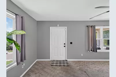 922 Chamberlain Avenue, Lincoln Heights, OH 45215 - Photo 2