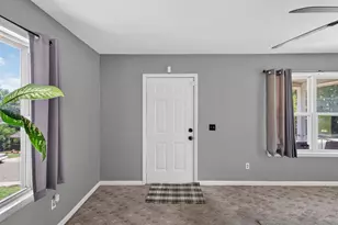 922 Chamberlain Ave, Lincoln Heights, OH 45215 - Photo 2