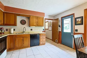 3863 Schroeder Dr, Fairfield Township, OH 45011 - Photo 10