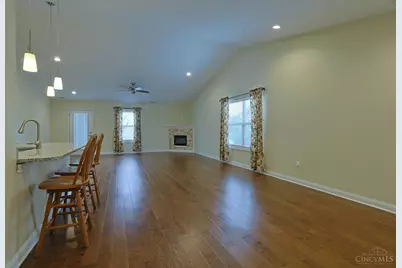 715 Villa Court, Trenton, OH 45067 - Photo 6