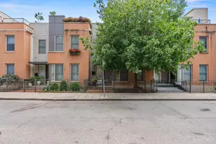 11 Mercer St, Cincinnati, OH 45202 - Photo 1