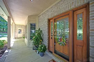 5723 Chancellor Ln, Hamilton Township, OH 45152 - Photo 6