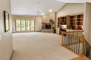 5723 Chancellor Ln, Hamilton Township, OH 45152 - Photo 8