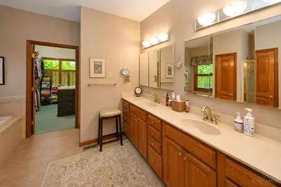 5723 Chancellor Lane, Hamilton Township, OH 45152 - Photo 18