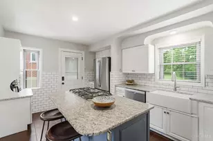 3863 Drakewood Dr, Cincinnati, OH 45209 - Photo 8