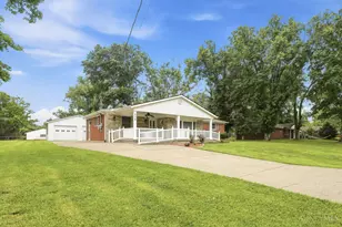 856 Marion Ave, Hamilton Township, OH 45039 - Photo 2