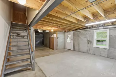 560 Virginia Lane, Union Township, OH 45244 - Photo 44