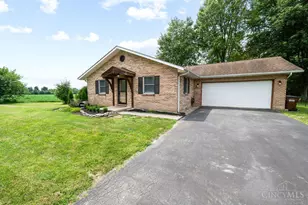 624 Bourbon St, Blanchester, OH 45107 - Photo 2