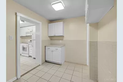 3725 Norwich Lane, Cincinnati, OH 45220 - Photo 12