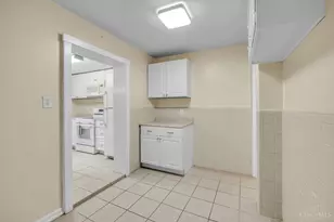 3725 Norwich Ln, Cincinnati, OH 45220 - Photo 12