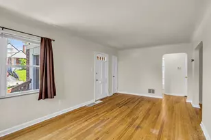 3725 Norwich Ln, Cincinnati, OH 45220 - Photo 6