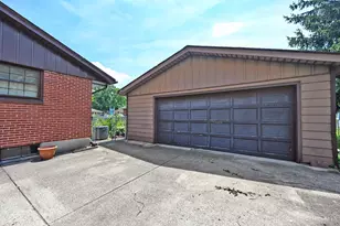 1045 Doris Jane Ave, Fairfield, OH 45014 - Photo 6