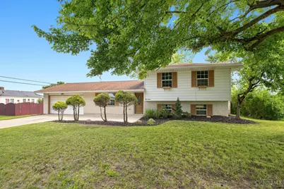 815 Carriage Hill Lane, Hamilton, OH 45013 - Photo 2
