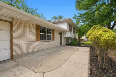 815 Carriage Hill Lane, Hamilton, OH 45013 - Photo 4