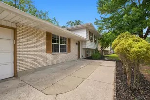 815 Carriage Hill Ln, Hamilton, OH 45013 - Photo 4