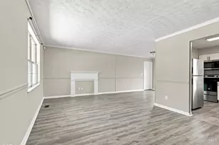 815 Carriage Hill Ln, Hamilton, OH 45013 - Photo 6