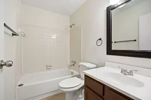 1576 Hazelgrove Dr, Springfield Township, OH 45240 - Photo 18