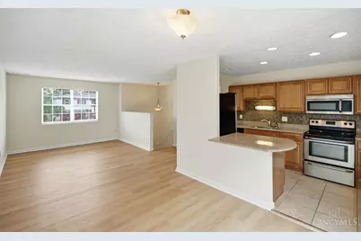 1576 Hazelgrove Drive, Cincinnati, OH 45240 - Photo 2