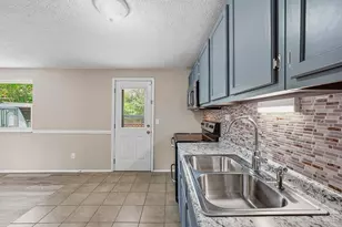 12105 Birchgrove Ct, Colerain Township, OH 45251 - Photo 16