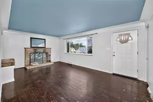 1324 Thurnridge Dr, Reading, OH 45215 - Photo 4