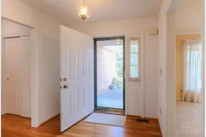 560 Leo Drive, Hamilton, OH 45013 - Photo 12