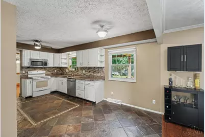1682 Foxwood Trail, Miami Township, OH 45140 - Photo 10