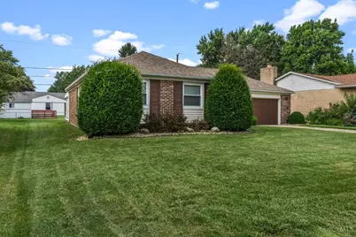 619 Hiatt Avenue, Wilmington, OH 45177 - Photo 2