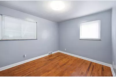 8785 Mockingbird Lane, Springfield Township, OH 45231 - Photo 16