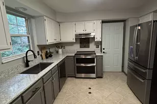 932 Saffron Ln, Miami Township, OH 45150 - Photo 6