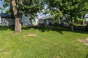 1810 Waynebrook Dr, Middletown, OH 45044 - Photo 2