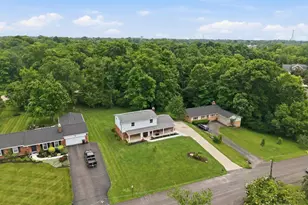 1594 Huntcrest Dr, Anderson Township, OH 45255 - Photo 2