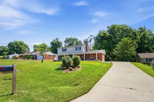 1594 Huntcrest Dr, Anderson Township, OH 45255 - Photo 2
