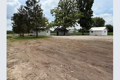 519 N Snyder Road, Dayton, OH 45417 - Photo 2