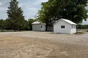 519 N Snyder Rd, Dayton, OH 45417 - Photo 8