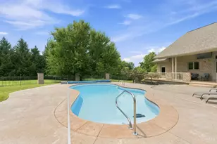 654 8 Mile Rd, Anderson Township, OH 45255 - Photo 76