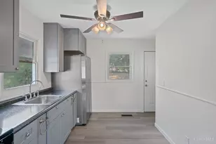 1914 Ashbrook Dr, Cincinnati, OH 45238 - Photo 6