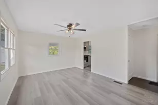 1914 Ashbrook Dr, Cincinnati, OH 45238 - Photo 4