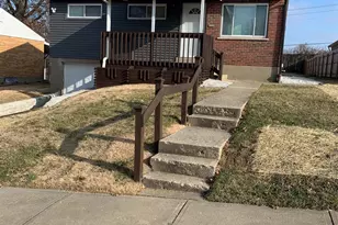 2158 Faywood Dr, Green Township, OH 45238 - Photo 2