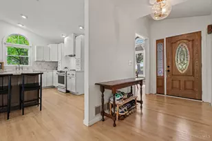 8293 Paddington Ct, West Chester, OH 45069 - Photo 6