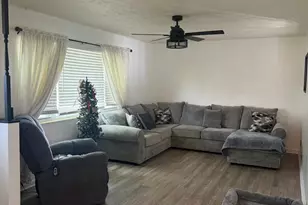 907 Arthur St, Trenton, OH 45067 - Photo 2