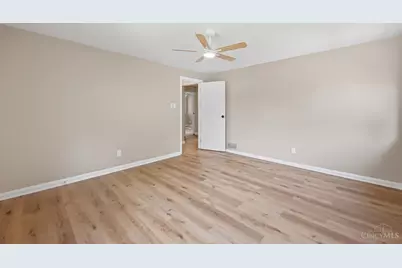 2879 Saint Catherine Place, Cincinnati, OH 45211 - Photo 16