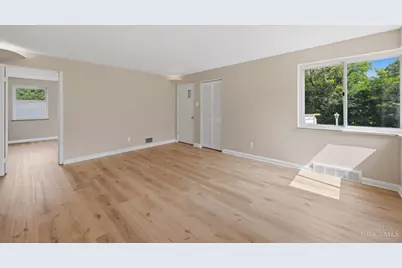 2879 Saint Catherine Place, Cincinnati, OH 45211 - Photo 10