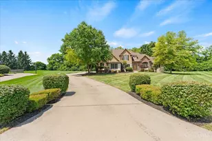 118 Creekwood Ct, Clear Creek Township, OH 45066 - Photo 2