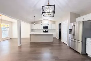 9212 Cedar Gate Dr, Deerfield Township, OH 45140 - Photo 2