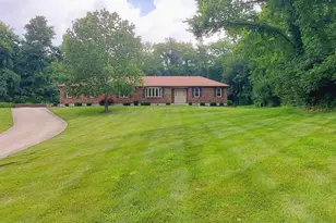 5790 Squirrelsnest Ln, Colerain Township, OH 45252 - Photo 2